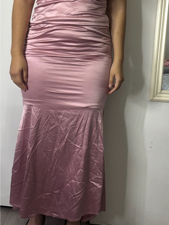 Selfie Leslie Dresses & Skirts - Selfie Leslie Rose Satin Fitted Maxi Dress